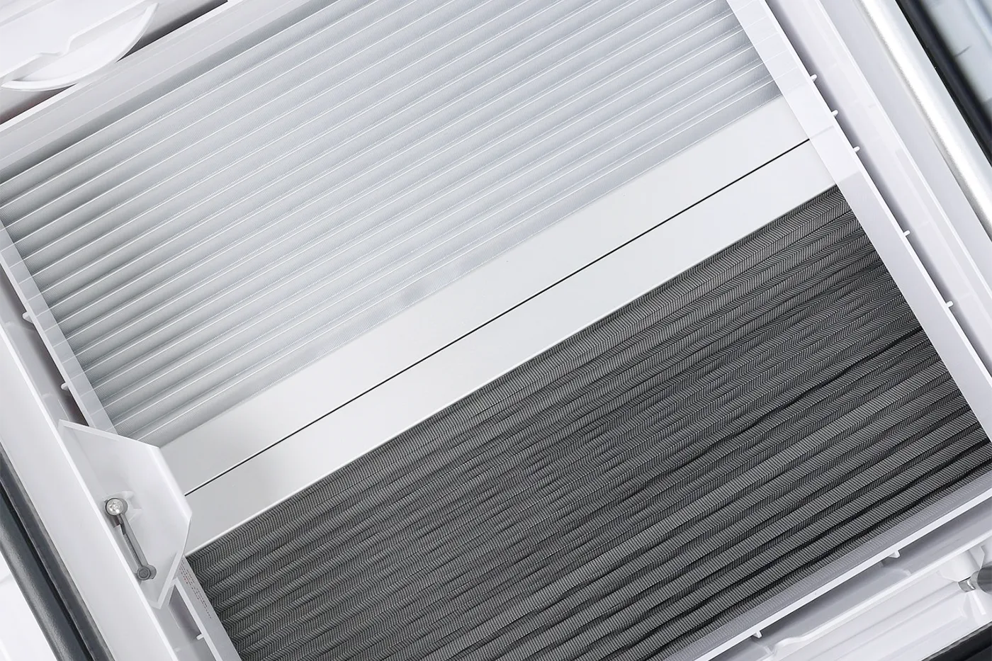 NomadicArk 450 x 400 Van and RV Skylight Roof Hatch with LED Lights, Blind, and Bug Screen - Image 3