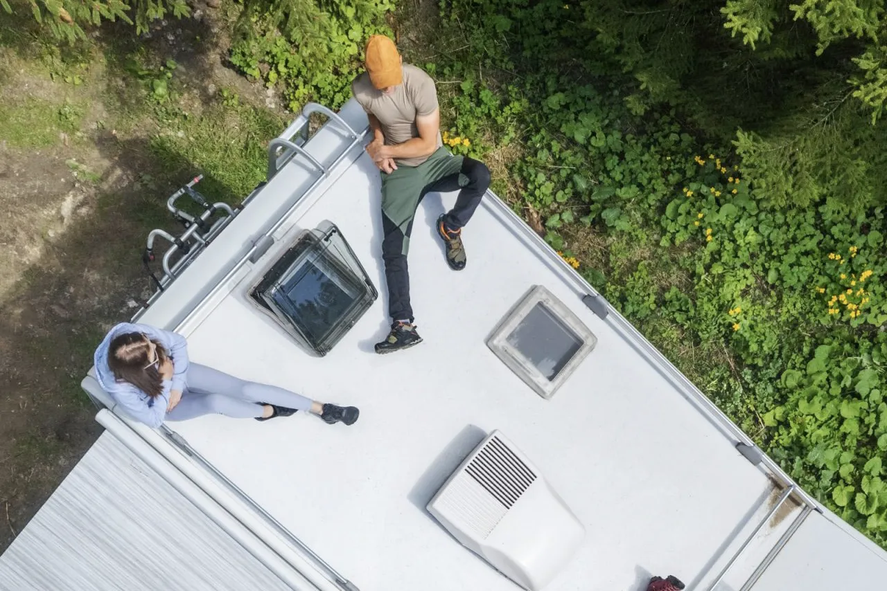 NomadicArk 450 x 400 Van and RV Skylight Roof Hatch with LED Lights, Blind, and Bug Screen - Image 4