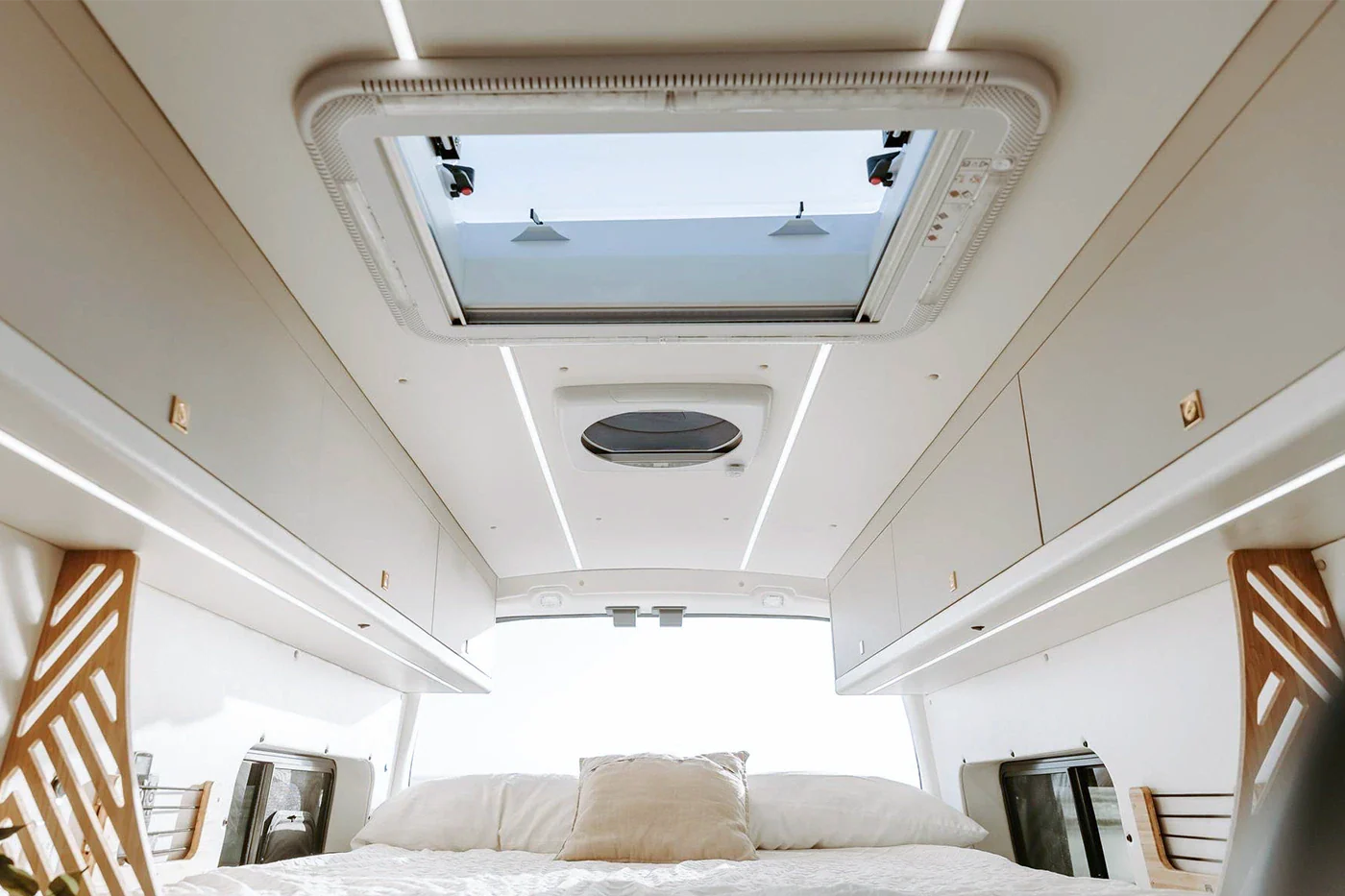 NomadicArk 700 x 500 Van and RV Skylight Roof Hatch with Blind and Bug Screen - Image 8
