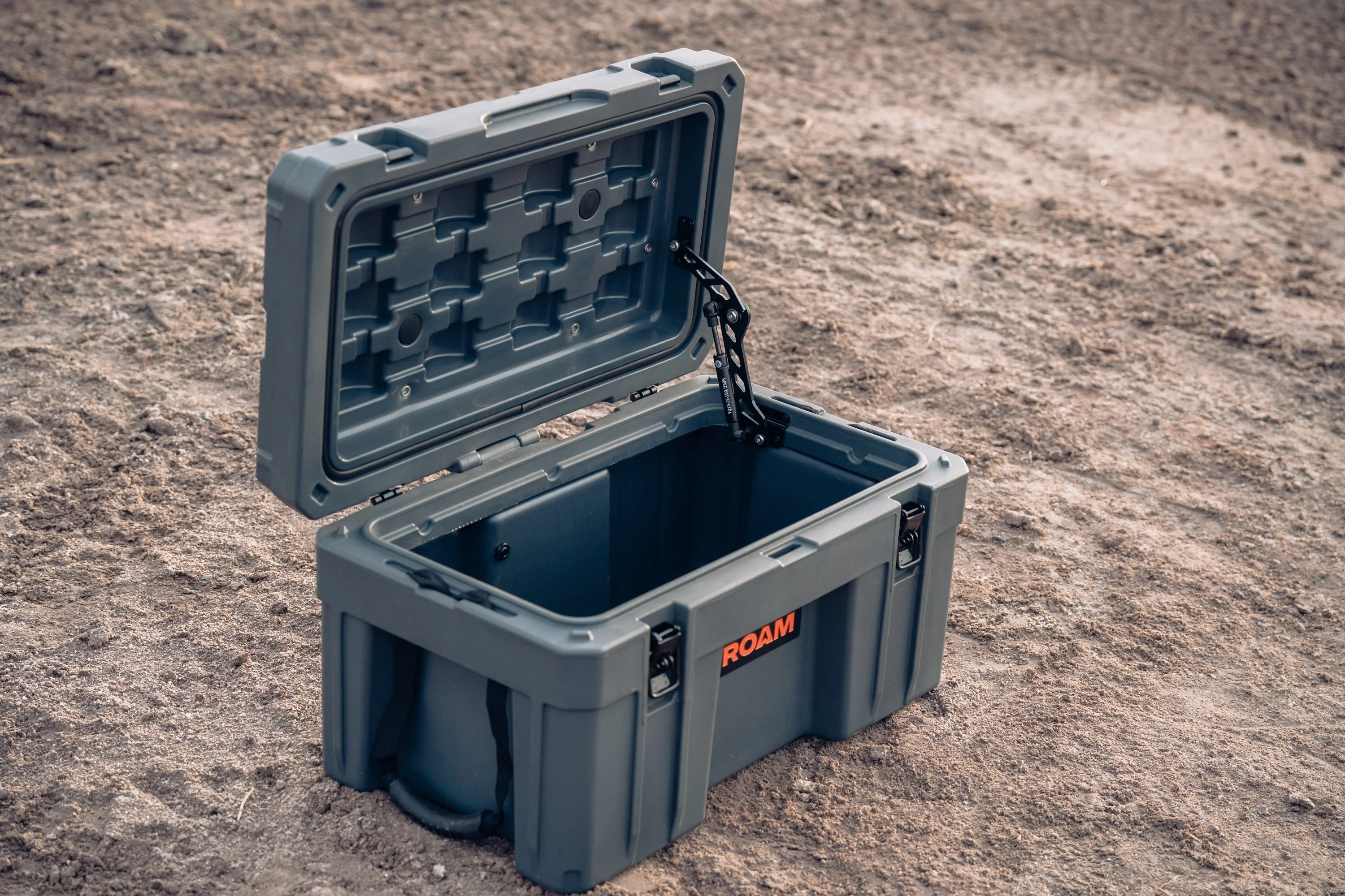 Roam 55L Rugged Case - Compact Storage - Image 2